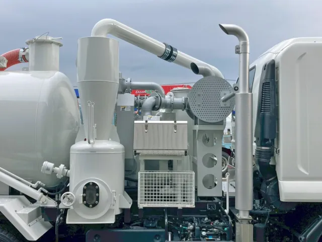 運転席側配管周りの状態です。(配管はステンレス製です)|いすゞ フォワード 2RG-FRR90S2(2WD)の写真27