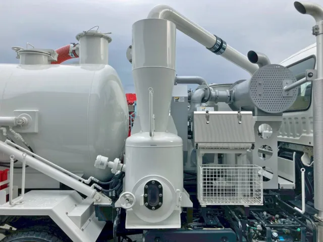 運転席側に2次キャッチャーが付いています。|いすゞ フォワード 2RG-FRR90S2(2WD)の写真28