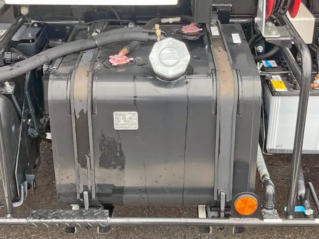 燃料タンクは90Lです。|いすゞ フォワード 2RG-FRR90S2(2WD)の写真34