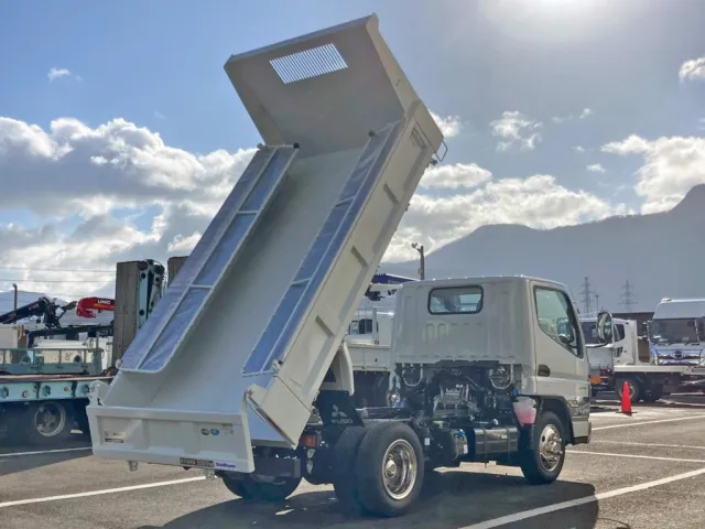 三菱 キャンター 2RG-FBA60(2WD)の写真4