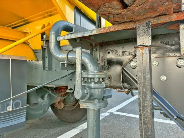 シャーシの状態です。|日野 プロフィア BDG-FS1EPYA(6x4)の写真6