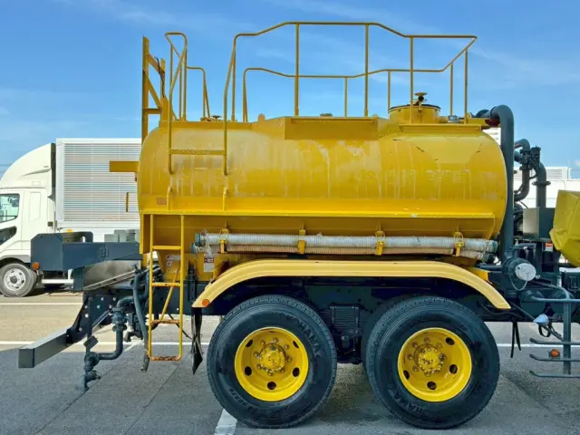 タンク運転席側の外観状態です。(シールはがし跡があります)|日野 プロフィア BDG-FS1EPYA(6x4)の写真14