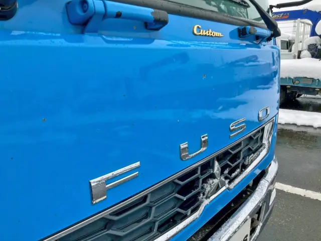 フロントパネル運転席側にキズ・サビがあります。|三菱 ファイター TKG-FK62FYの写真30