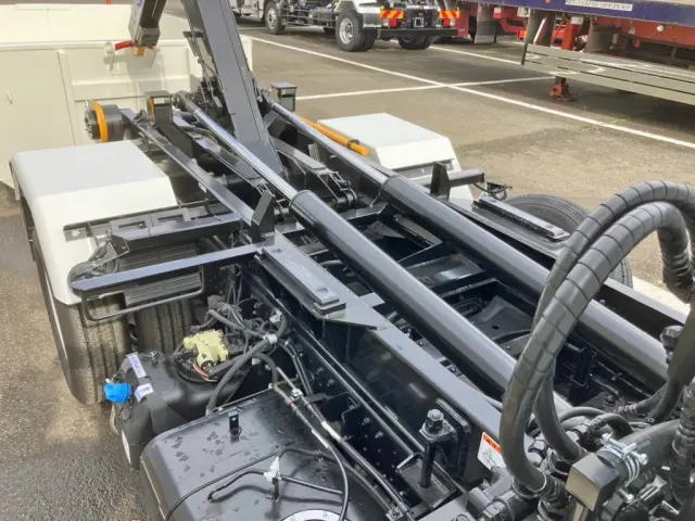 ツインシリンダーです。|三菱 キャンター 2RG-FBAV0(2WD)の写真19