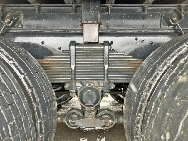 リーフサスです。|いすゞ フォワード LKG-FVZ34U2の写真5