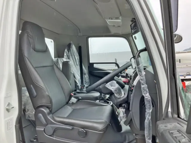 ベットレスキャビンです。|三菱 ファイター 2KG-FK72F(2WD)の写真7