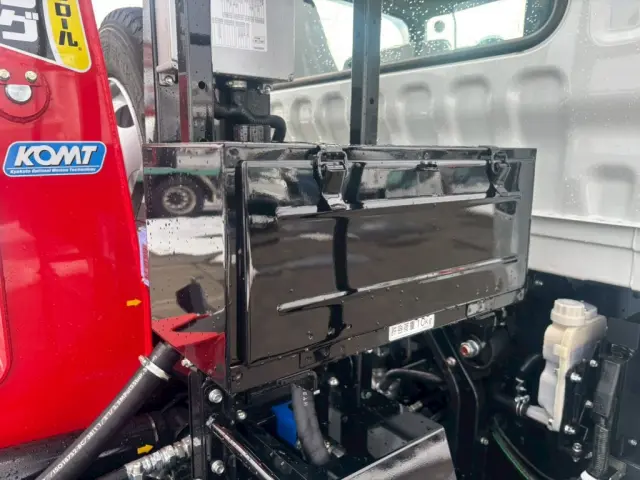 運転席側に工具箱が付いています。|三菱 ファイター 2KG-FK72F(2WD)の写真11
