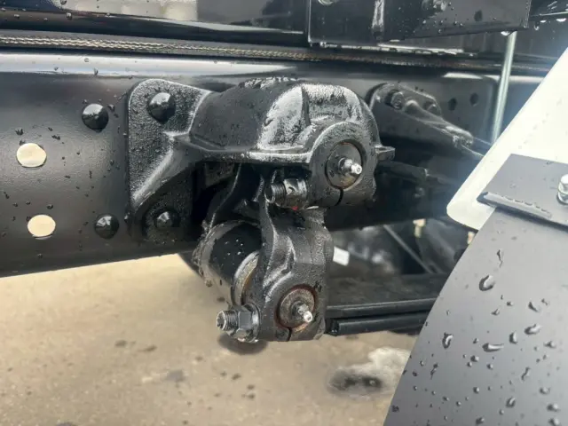 リーフサスです。|三菱 ファイター 2KG-FK72F(2WD)の写真5