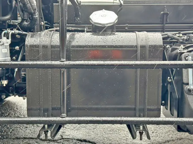 燃料タンクは100Lです。|日野 レンジャー 2PG-FD2ABA(2WD)の写真17