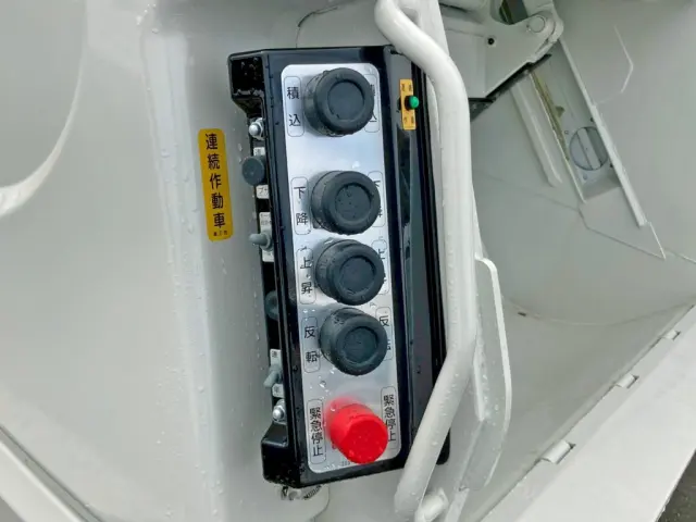 連続 ⇔ 単独切り替えスイッチ付きです。|日野 デュトロ 2KG-XZU712M(2WD)の写真18