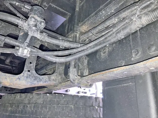 メインフレーム補強版に腐食があります。(運転席側)|日野 レンジャー 2PG-FE2ABGの写真18