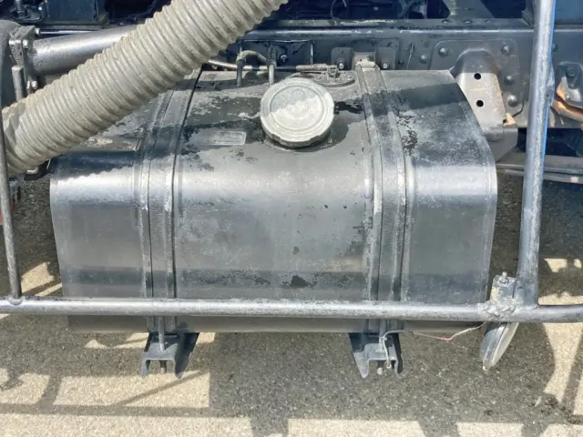 燃料タンクは100Lです。|日野 レンジャー TKG-FC9JCAP(2WD)の写真25