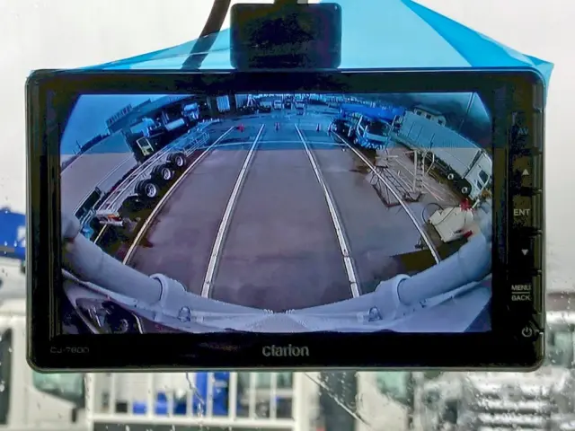 液晶バックモニター付きです。|日野 レンジャー 2KG-FD2ABG(2WD)の写真27