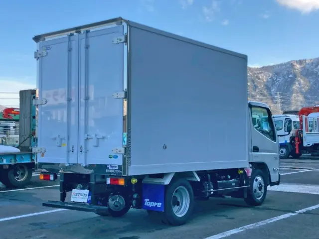 三菱 キャンター 2RG-FBAV0(2WD)の写真4