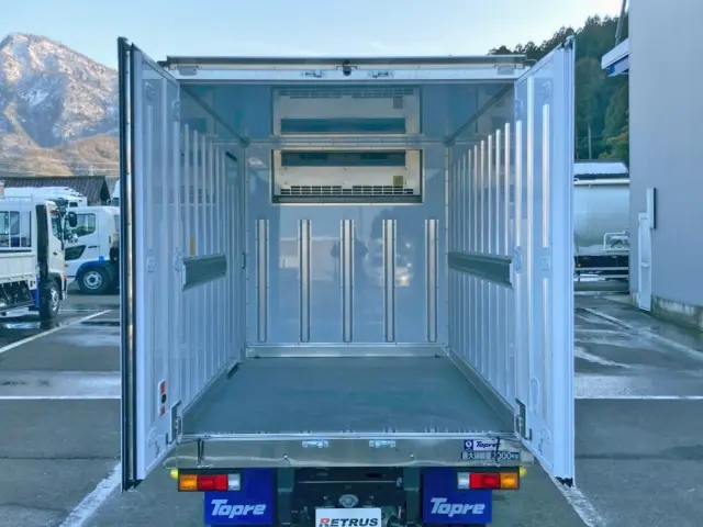 リヤドアは90度ストッパー付きです。|三菱 キャンター 2RG-FBAV0(2WD)の写真9