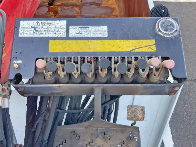 トップシートの操作レバーです。|三菱 ファイター QDG-FQ62Fの写真15