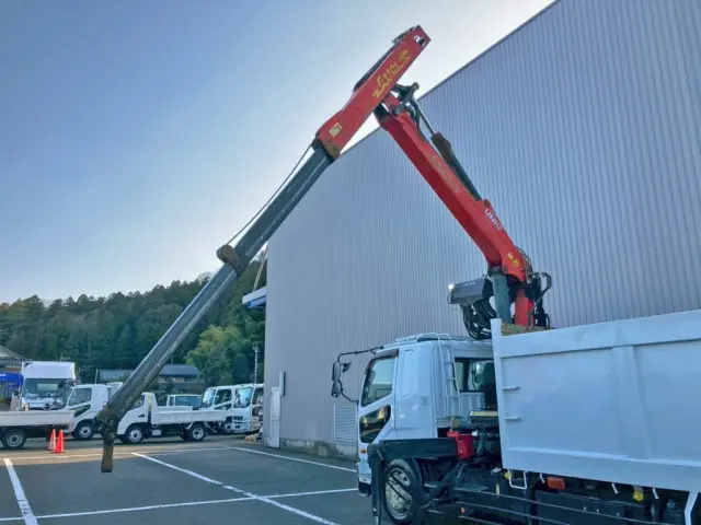 クレーンは4段です。(グラップルは付属しておりません)|三菱 ファイター QDG-FQ62Fの写真18
