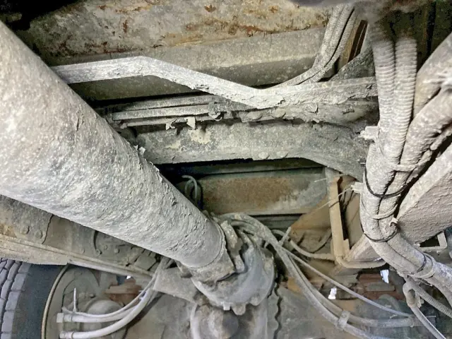 下回りの状態です。(中央前方)|三菱 ファイター QDG-FQ62Fの写真40