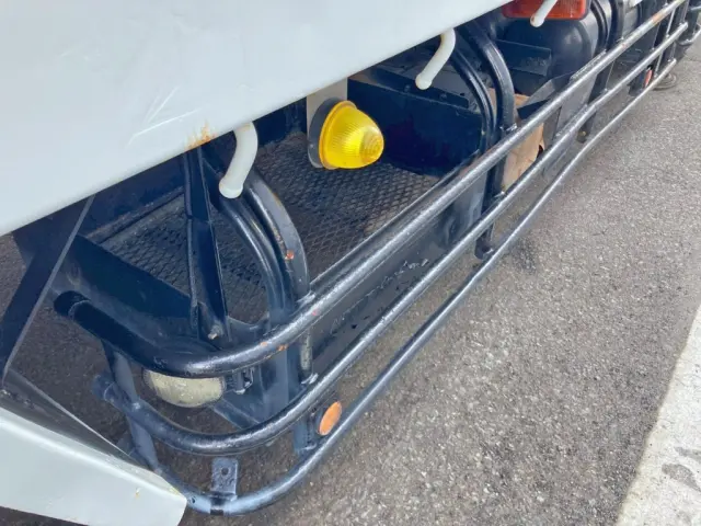 ボディー運転席側中央部にりん木入れが付いています|三菱 ファイター QDG-FQ62Fの写真45