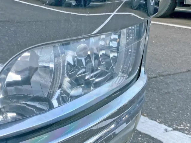 助手席側ヘッドライトレンズにキズがあります。|三菱 ファイター QDG-FQ62Fの写真49