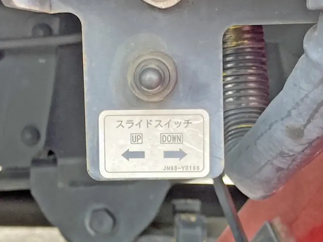 ボディースライドの操作スイッチです。|日野 デュトロ 2KG-XZU722M(2WD)の写真19