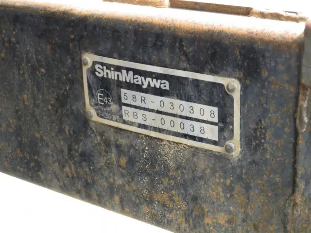 リアバンパーのプレートです。|日野 デュトロ 2KG-XZU700X(2WD)の写真50