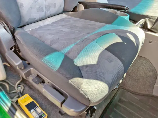 運転席座面にヘタリがあります。|ＵＤ コンドル TKG-MK38L(2WD)の写真8