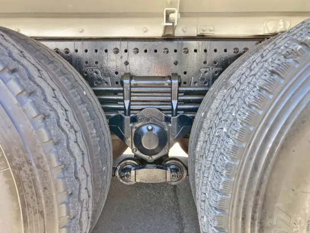 リーフサスです。|日野 プロフィア 2DG-FS1AGEの写真5