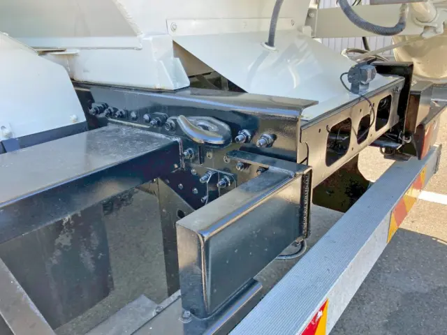 シャーシの状態です。|日野 プロフィア 2DG-FS1AGEの写真6