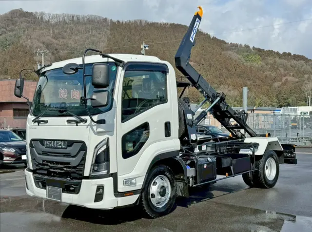 いすゞ フォワード 2RG-FRR90S4(2WD)の写真1