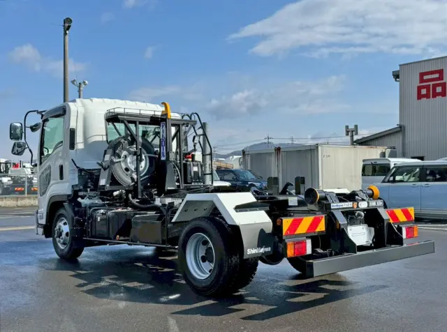 いすゞ フォワード 2RG-FRR90S4(2WD)の写真3