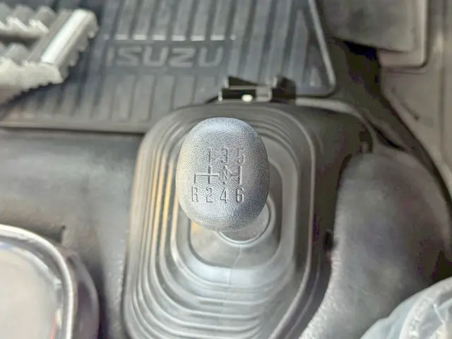 いすゞ フォワード 2RG-FRR90S4(2WD)の写真20