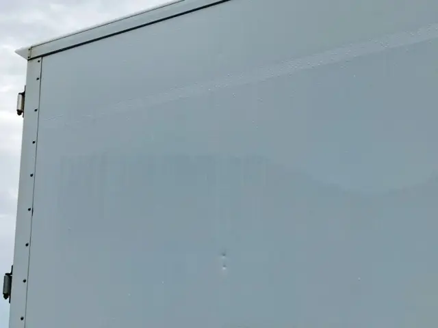 ボディー運転席側後方上部にヘコミがあります。|日野 レンジャー QKG-FJ7JLAGの写真28