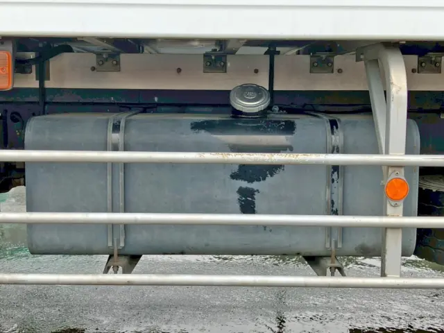 燃料タンクは200Lです。|日野 レンジャー QKG-FJ7JLAGの写真37