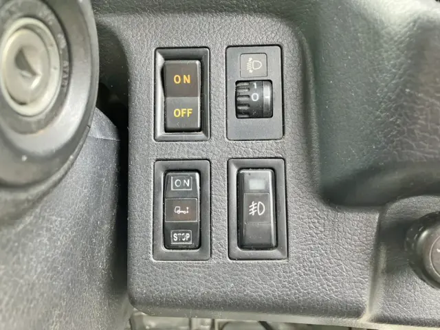 エアサスのメインスイッチです。|日野 レンジャー QKG-FJ7JLAGの写真40