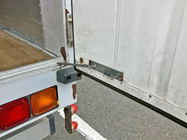 運転席側ストッパーの状態です。|三菱 スーパーグレート 2PG-FS74HZの写真12