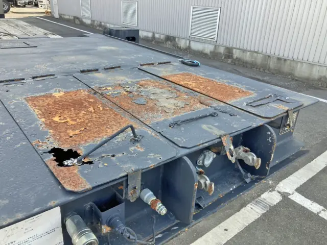 グースネック上部鉄板フタに腐食・穴あきがあります。(運転席側)|トレールモービル トレールモービル PLR232AEの写真20