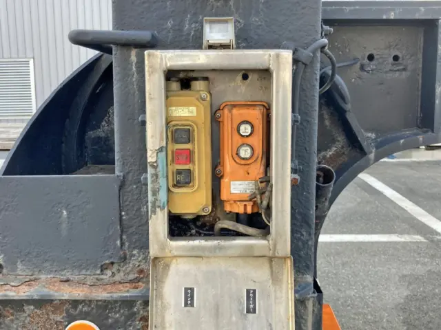 ウインチ 及び アウトリガーの操作スイッチです。(作動未確認)|トレールモービル トレールモービル PLR232AEの写真45