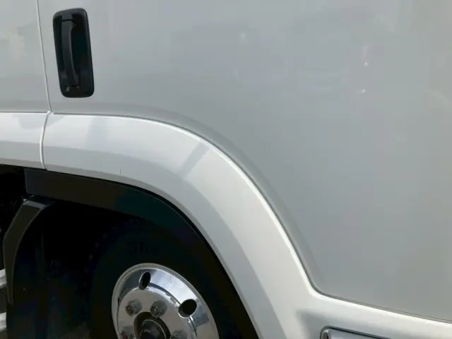 運転席側ドアにキズがあります。|いすゞ フォワード 2RG-FRR90T2(2WD)の写真40