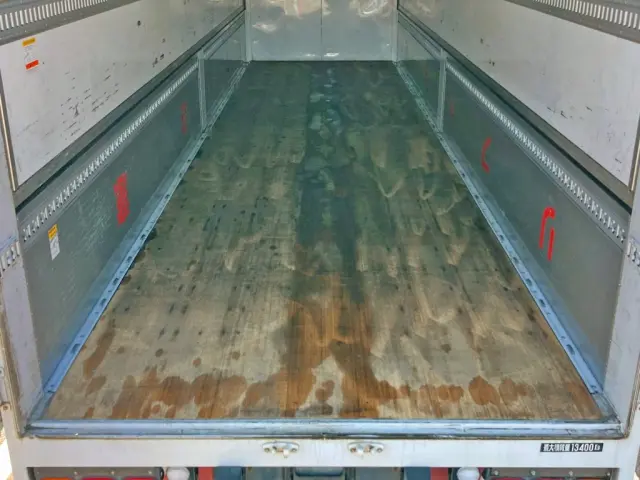 床は板張りです。|三菱 スーパーグレート 2PG-FS74HZの写真11