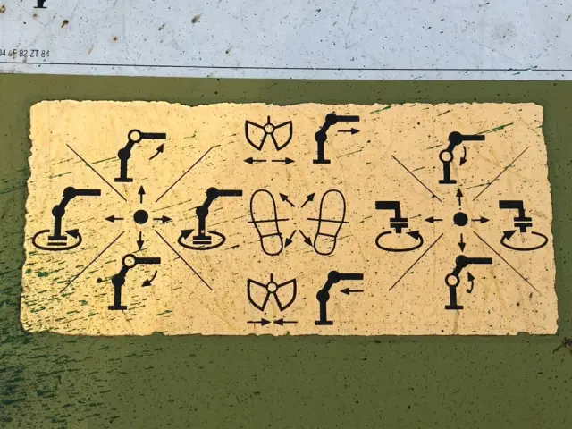 操作レバーの説明図です。|いすゞ ギガ 2PG-CYZ77CMの写真16
