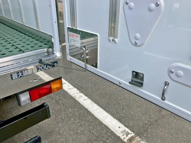 運転席側ストッパーの状態です。|三菱 キャンター 2RG-FBAV0(2WD)の写真11