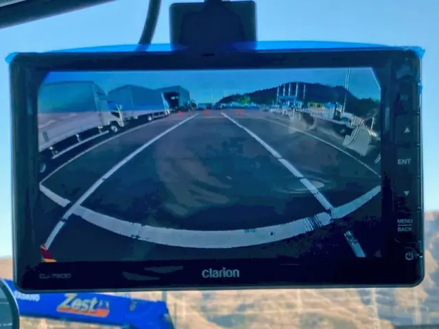 液晶バックモニター付きです。|日野 レンジャー 2KG-FE2ACAの写真20