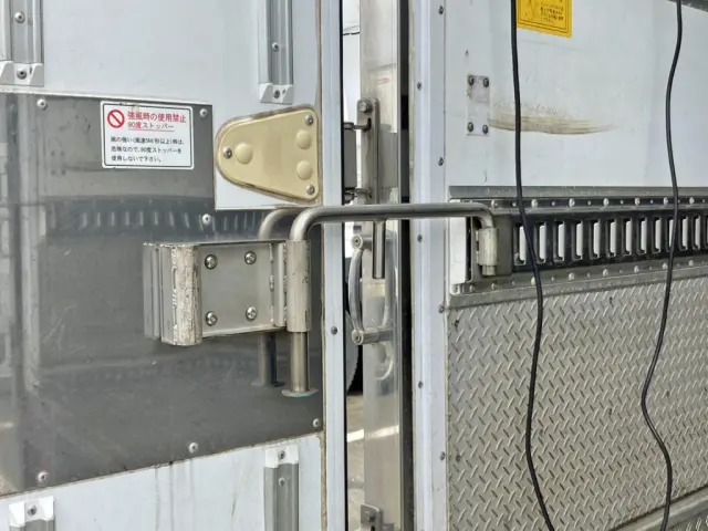 助手席側ストッパーの状態です。|いすゞ フォワード 2PG-FTR90V2の写真11