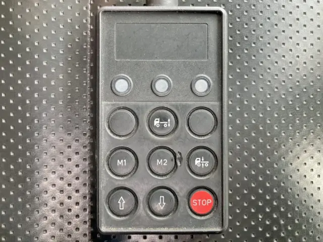 エアサスのコントローラーです。|いすゞ フォワード 2PG-FTR90V2の写真45
