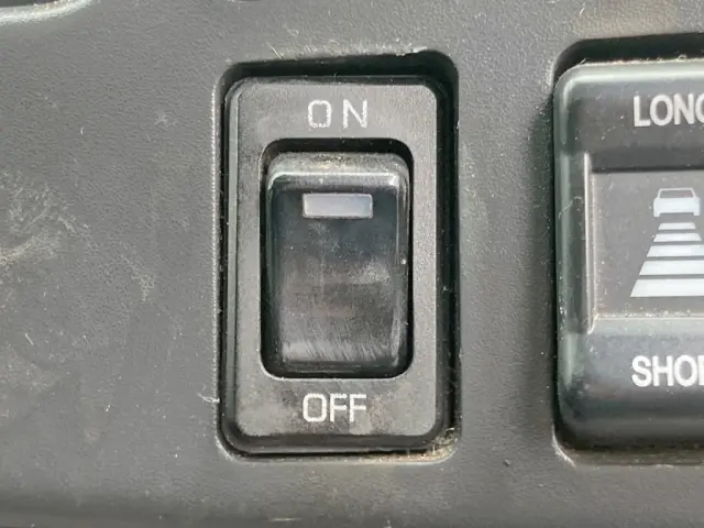 ゲートのメインスイッチです。|いすゞ フォワード 2PG-FTR90V2の写真46