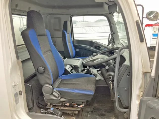 いすゞ ギガ QKG-EXZ52BJ(6x4)の写真10