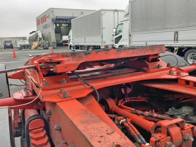 いすゞ ギガ QKG-EXZ52BJ(6x4)の写真18