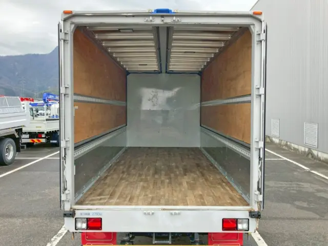 いすゞ フォワード 2RG-FRR90S2(2WD)の写真10