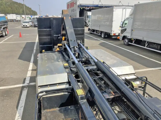ツインシリンダーです。|日野 プロフィア 2DG-FS1AJEの写真26